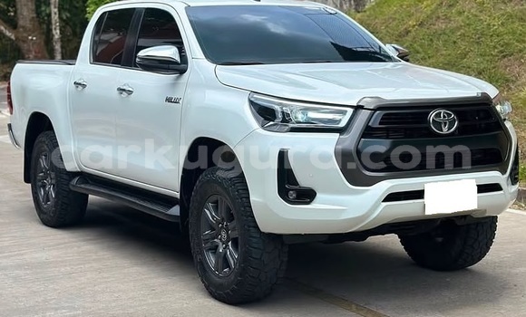 Buy Used Toyota Hilux White Car in Bujumbura in Bujumbura Buy Used Toyota Hilux White Car in Bujumbura in Bujumbura