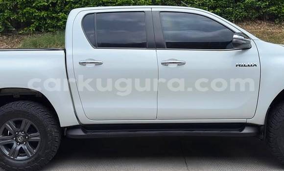 Buy Used Toyota Hilux White Car in Bujumbura in Bujumbura Buy Used Toyota Hilux White Car in Bujumbura in Bujumbura