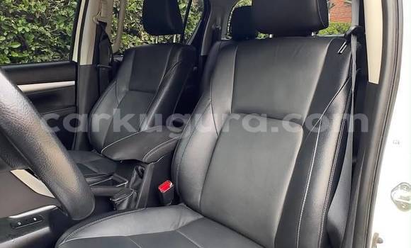 Buy Used Toyota Hilux White Car in Bujumbura in Bujumbura Buy Used Toyota Hilux White Car in Bujumbura in Bujumbura