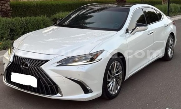 Buy Used Lexus ES White Car in Bujumbura in Bujumbura