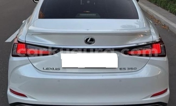 Buy Used Lexus ES White Car in Bujumbura in Bujumbura Buy Used Lexus ES White Car in Bujumbura in Bujumbura
