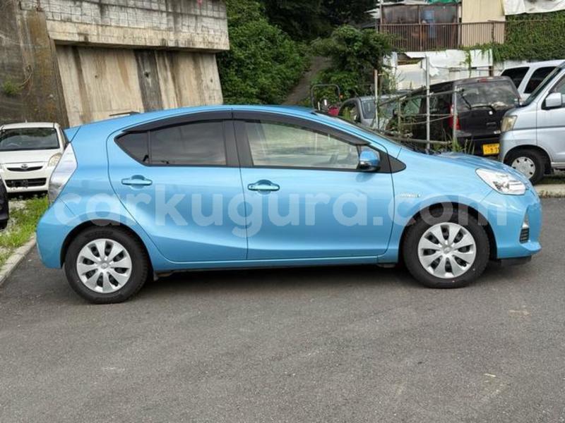 Big with watermark toyota aqua burundi gitega 6595