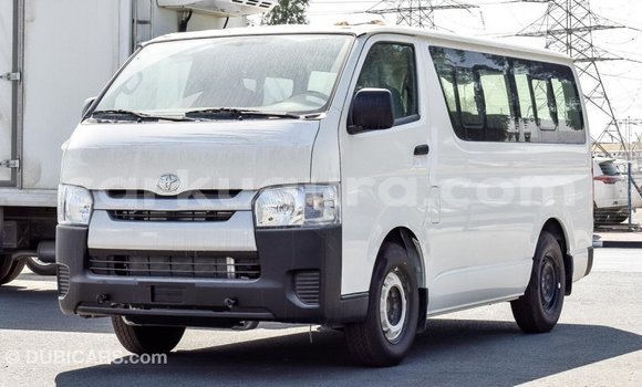 Acheter Import Voiture Toyota Hiace Blanc à Import - Dubai, Bujumbura Acheter Import Voiture Toyota Hiace Blanc à Import - Dubai, Bujumbura