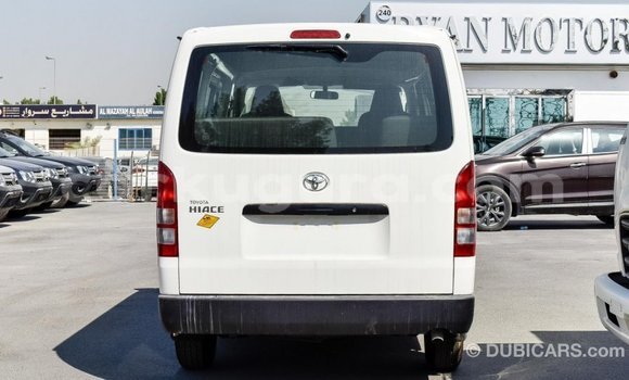 Acheter Import Voiture Toyota Hiace Blanc à Import - Dubai, Bujumbura Acheter Import Voiture Toyota Hiace Blanc à Import - Dubai, Bujumbura