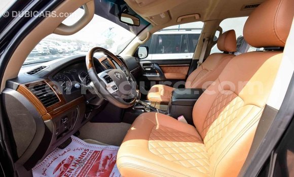 Nunua Imported Toyota Land Cruiser Nyeusi Gari ndani ya Import - Dubai nchini Bujumbura Nunua Imported Toyota Land Cruiser Nyeusi Gari ndani ya Import - Dubai nchini Bujumbura