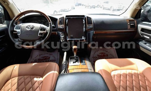 Nunua Imported Toyota Land Cruiser Nyeusi Gari ndani ya Import - Dubai nchini Bujumbura Nunua Imported Toyota Land Cruiser Nyeusi Gari ndani ya Import - Dubai nchini Bujumbura