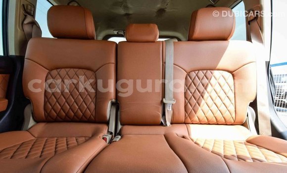Nunua Imported Toyota Land Cruiser Nyeusi Gari ndani ya Import - Dubai nchini Bujumbura Nunua Imported Toyota Land Cruiser Nyeusi Gari ndani ya Import - Dubai nchini Bujumbura