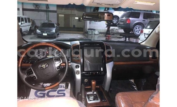 Acheter Import Voiture Toyota Land Cruiser Noir à Import - Dubai, Bujumbura Acheter Import Voiture Toyota Land Cruiser Noir à Import - Dubai, Bujumbura