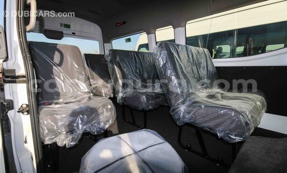 Buy Import Nissan Evalia White Truck in Import - Dubai in Bujumbura Buy Import Nissan Evalia White Truck in Import - Dubai in Bujumbura