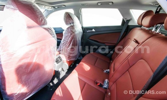 Acheter Import Voiture Hyundai Tucson Blanc à Import - Dubai, Bujumbura Acheter Import Voiture Hyundai Tucson Blanc à Import - Dubai, Bujumbura