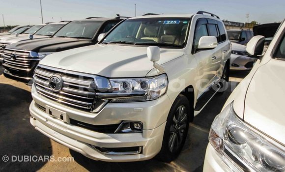 Buy Import Toyota Land Cruiser White Car in Import - Dubai in Bujumbura Buy Import Toyota Land Cruiser White Car in Import - Dubai in Bujumbura