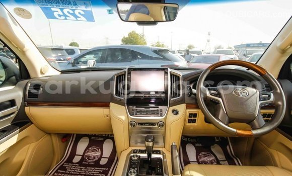 Buy Import Toyota Land Cruiser White Car in Import - Dubai in Bujumbura Buy Import Toyota Land Cruiser White Car in Import - Dubai in Bujumbura