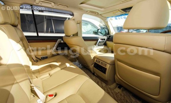 Buy Import Toyota Land Cruiser White Car in Import - Dubai in Bujumbura Buy Import Toyota Land Cruiser White Car in Import - Dubai in Bujumbura