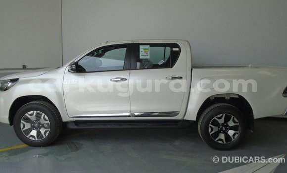 Nunua Imported Toyota Hilux Nyeupe Gari ndani ya Import - Dubai nchini Bujumbura Nunua Imported Toyota Hilux Nyeupe Gari ndani ya Import - Dubai nchini Bujumbura
