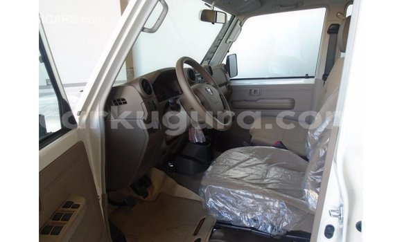 Buy Import Toyota Land Cruiser White Car in Import - Dubai in Bujumbura Buy Import Toyota Land Cruiser White Car in Import - Dubai in Bujumbura