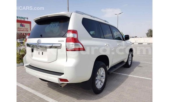 Acheter Import Voiture Toyota Prado Blanc à Import - Dubai, Bujumbura Acheter Import Voiture Toyota Prado Blanc à Import - Dubai, Bujumbura
