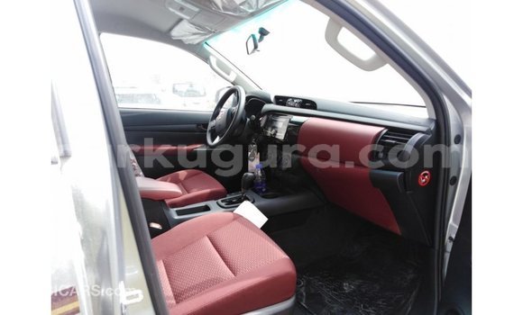 Nunua Imported Toyota Hilux Nyingine Gari ndani ya Import - Dubai nchini Bujumbura Nunua Imported Toyota Hilux Nyingine Gari ndani ya Import - Dubai nchini Bujumbura