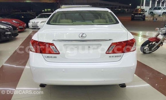 Acheter Import Voiture Lexus ES Blanc à Import - Dubai, Bujumbura
