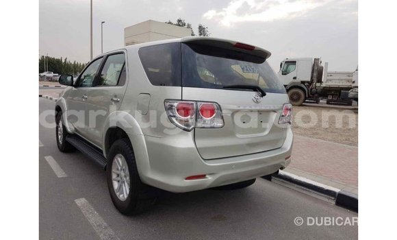 Acheter Import Voiture Toyota Fortuner Autre à Import - Dubai, Bujumbura Acheter Import Voiture Toyota Fortuner Autre à Import - Dubai, Bujumbura