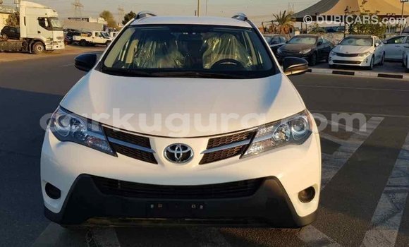 Acheter Import Voiture Toyota RAV4 Blanc à Import - Dubai, Bujumbura Acheter Import Voiture Toyota RAV4 Blanc à Import - Dubai, Bujumbura