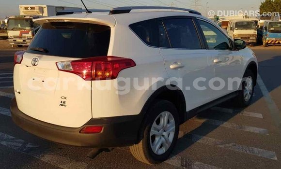 Acheter Import Voiture Toyota RAV4 Blanc à Import - Dubai, Bujumbura Acheter Import Voiture Toyota RAV4 Blanc à Import - Dubai, Bujumbura