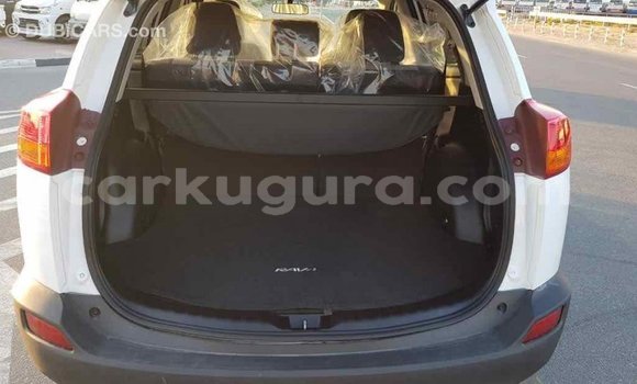 Acheter Import Voiture Toyota RAV4 Blanc à Import - Dubai, Bujumbura Acheter Import Voiture Toyota RAV4 Blanc à Import - Dubai, Bujumbura