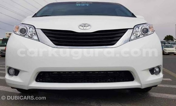 Nunua Imported Toyota Sienna Nyeupe Gari ndani ya Import - Dubai nchini Bujumbura Nunua Imported Toyota Sienna Nyeupe Gari ndani ya Import - Dubai nchini Bujumbura