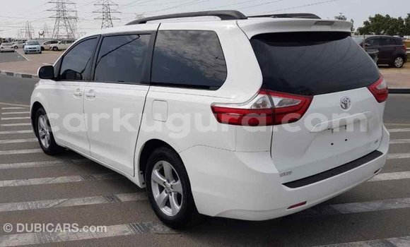 Nunua Imported Toyota Sienna Nyeupe Gari ndani ya Import - Dubai nchini Bujumbura Nunua Imported Toyota Sienna Nyeupe Gari ndani ya Import - Dubai nchini Bujumbura