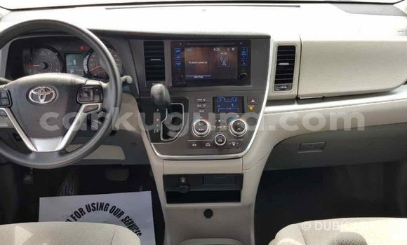 Nunua Imported Toyota Sienna Nyeupe Gari ndani ya Import - Dubai nchini Bujumbura Nunua Imported Toyota Sienna Nyeupe Gari ndani ya Import - Dubai nchini Bujumbura