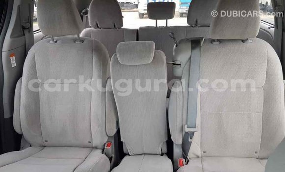 Nunua Imported Toyota Sienna Nyeupe Gari ndani ya Import - Dubai nchini Bujumbura Nunua Imported Toyota Sienna Nyeupe Gari ndani ya Import - Dubai nchini Bujumbura