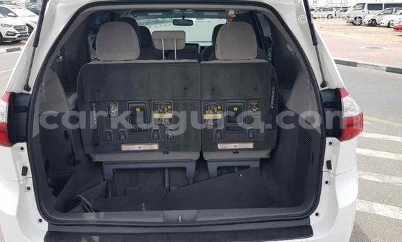Nunua Imported Toyota Sienna Nyeupe Gari ndani ya Import - Dubai nchini Bujumbura Nunua Imported Toyota Sienna Nyeupe Gari ndani ya Import - Dubai nchini Bujumbura