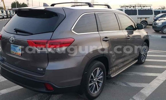 Nunua Imported Toyota Highlander Nyingine Gari ndani ya Import - Dubai nchini Bujumbura Nunua Imported Toyota Highlander Nyingine Gari ndani ya Import - Dubai nchini Bujumbura