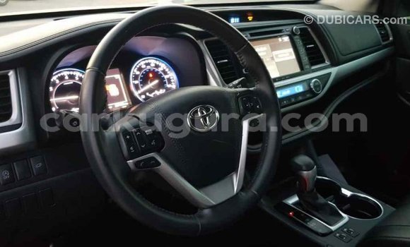 Nunua Imported Toyota Highlander Nyingine Gari ndani ya Import - Dubai nchini Bujumbura Nunua Imported Toyota Highlander Nyingine Gari ndani ya Import - Dubai nchini Bujumbura