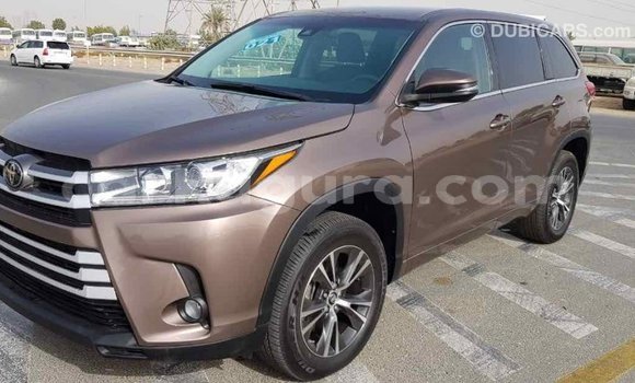 Acheter Import Voiture Toyota Highlander Marron à Import - Dubai, Bujumbura Acheter Import Voiture Toyota Highlander Marron à Import - Dubai, Bujumbura