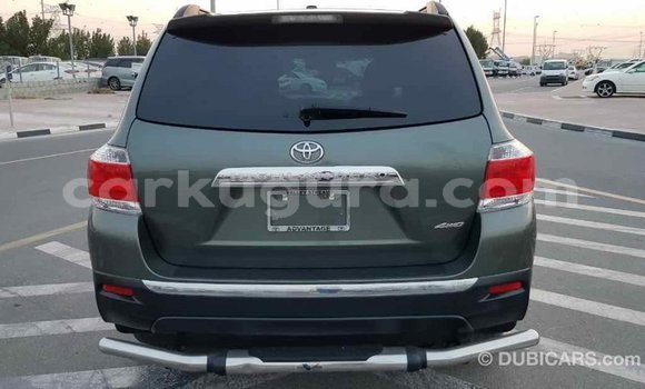 Nunua Imported Toyota Highlander Kijani Gari ndani ya Import - Dubai nchini Bujumbura Nunua Imported Toyota Highlander Kijani Gari ndani ya Import - Dubai nchini Bujumbura