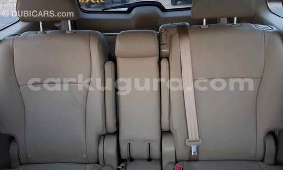 Nunua Imported Toyota Highlander Kijani Gari ndani ya Import - Dubai nchini Bujumbura Nunua Imported Toyota Highlander Kijani Gari ndani ya Import - Dubai nchini Bujumbura