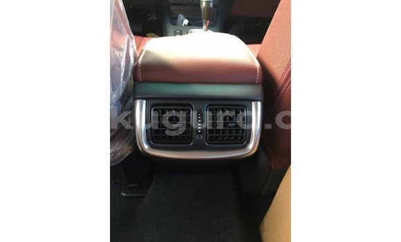 Nunua Imported Toyota Hilux Nyeupe Gari ndani ya Import - Dubai nchini Bujumbura Nunua Imported Toyota Hilux Nyeupe Gari ndani ya Import - Dubai nchini Bujumbura