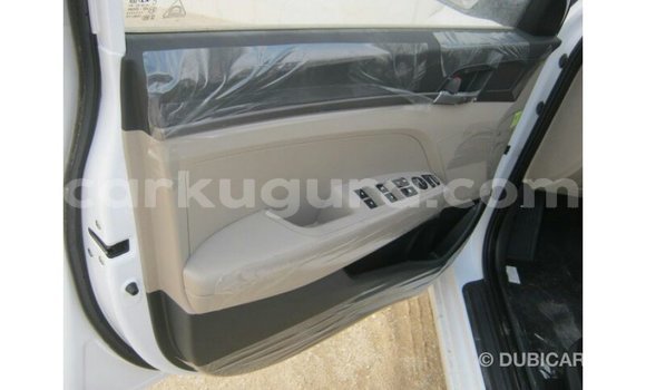 Acheter Import Voiture Hyundai Elantra Blanc à Import - Dubai, Bujumbura Acheter Import Voiture Hyundai Elantra Blanc à Import - Dubai, Bujumbura
