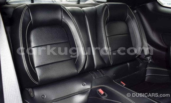 Acheter Import Voiture Ford Mustang Noir à Import - Dubai, Bujumbura Acheter Import Voiture Ford Mustang Noir à Import - Dubai, Bujumbura