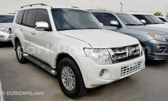 Nunua Imported Mitsubishi Pajero Nyeupe Gari ndani ya Import - Dubai nchini Bujumbura Nunua Imported Mitsubishi Pajero Nyeupe Gari ndani ya Import - Dubai nchini Bujumbura
