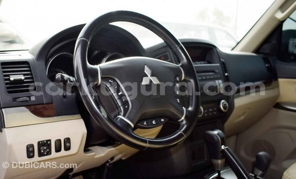 Nunua Imported Mitsubishi Pajero Nyeupe Gari ndani ya Import - Dubai nchini Bujumbura Nunua Imported Mitsubishi Pajero Nyeupe Gari ndani ya Import - Dubai nchini Bujumbura