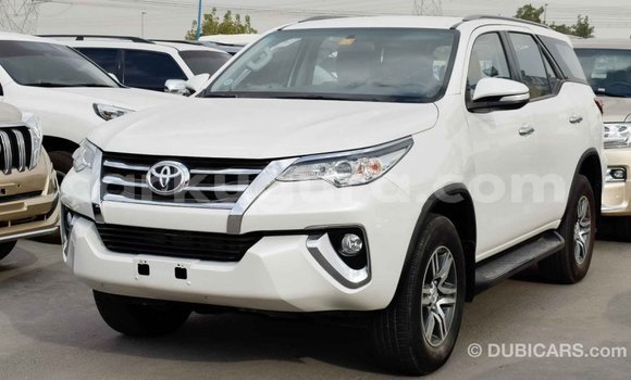 Nunua Imported Toyota Fortuner Nyeupe Gari ndani ya Import - Dubai nchini Bujumbura Nunua Imported Toyota Fortuner Nyeupe Gari ndani ya Import - Dubai nchini Bujumbura