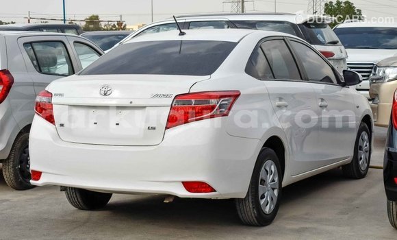 Nunua Imported Toyota Yaris Nyeupe Gari ndani ya Import - Dubai nchini Bujumbura Nunua Imported Toyota Yaris Nyeupe Gari ndani ya Import - Dubai nchini Bujumbura