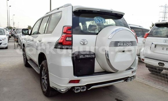 Acheter Import Voiture Toyota Prado Blanc à Import - Dubai, Bujumbura Acheter Import Voiture Toyota Prado Blanc à Import - Dubai, Bujumbura