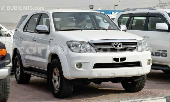 Buy Import Toyota Fortuner White Car in Import - Dubai in Bujumbura Buy Import Toyota Fortuner White Car in Import - Dubai in Bujumbura