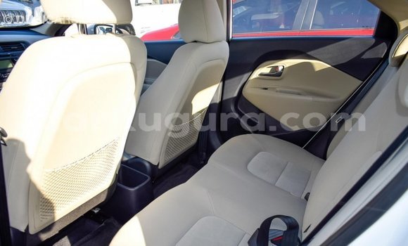 Acheter Import Voiture Kia Rio Blanc à Import - Dubai, Bujumbura Acheter Import Voiture Kia Rio Blanc à Import - Dubai, Bujumbura