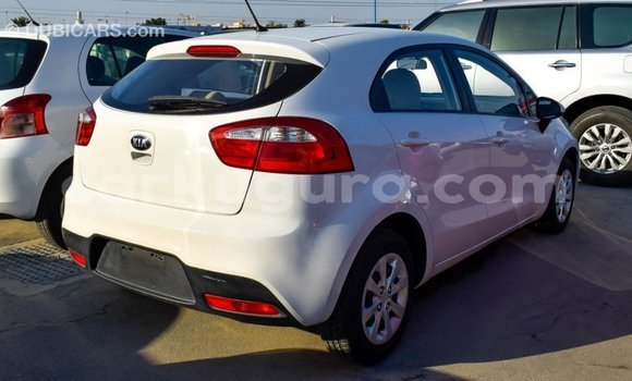 Acheter Import Voiture Kia Rio Blanc à Import - Dubai, Bujumbura Acheter Import Voiture Kia Rio Blanc à Import - Dubai, Bujumbura