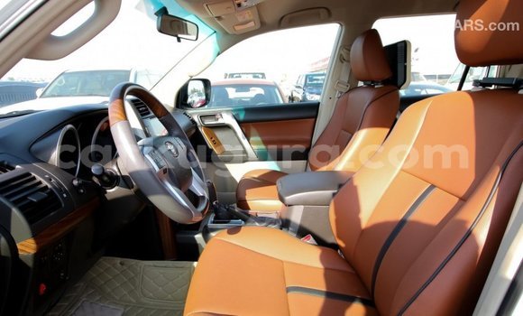 Acheter Import Voiture Toyota Prado Blanc à Import - Dubai, Bujumbura Acheter Import Voiture Toyota Prado Blanc à Import - Dubai, Bujumbura