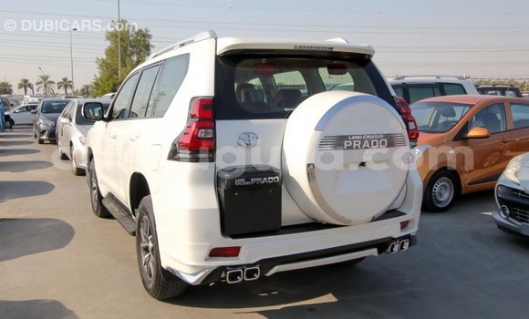 Acheter Import Voiture Toyota Prado Blanc à Import - Dubai, Bujumbura Acheter Import Voiture Toyota Prado Blanc à Import - Dubai, Bujumbura