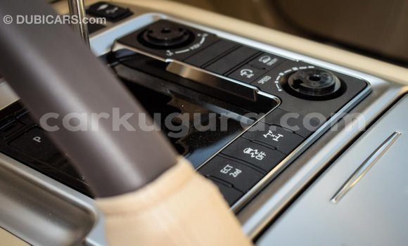 Acheter Import Voiture Toyota Land Cruiser Blanc à Import - Dubai, Bujumbura Acheter Import Voiture Toyota Land Cruiser Blanc à Import - Dubai, Bujumbura